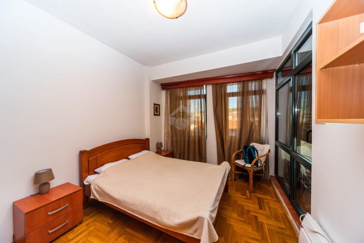 Jednosoban-namjesten-stan-50-m²-Centar-–-Podgorica-3 Jednosoban namješten stan u Centru, Podgorica — fotografija 4