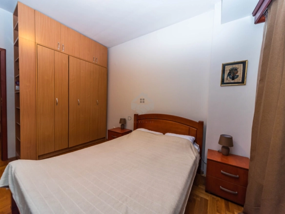 Jednosoban namješten stan u Centru, Podgorica — fotografija 5