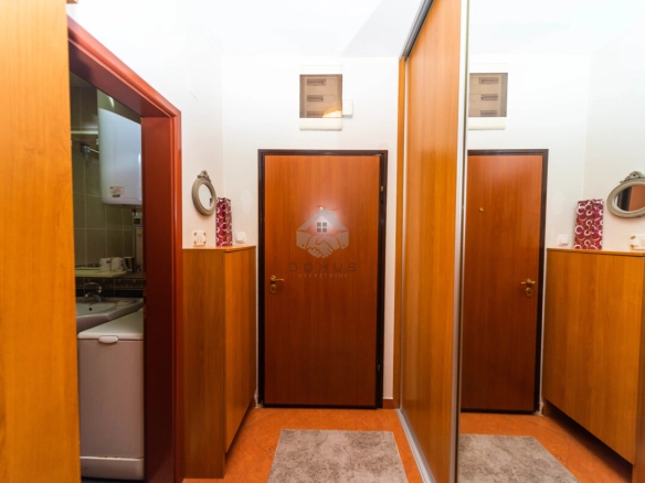 Jednosoban namješten stan u Centru, Podgorica — fotografija 9