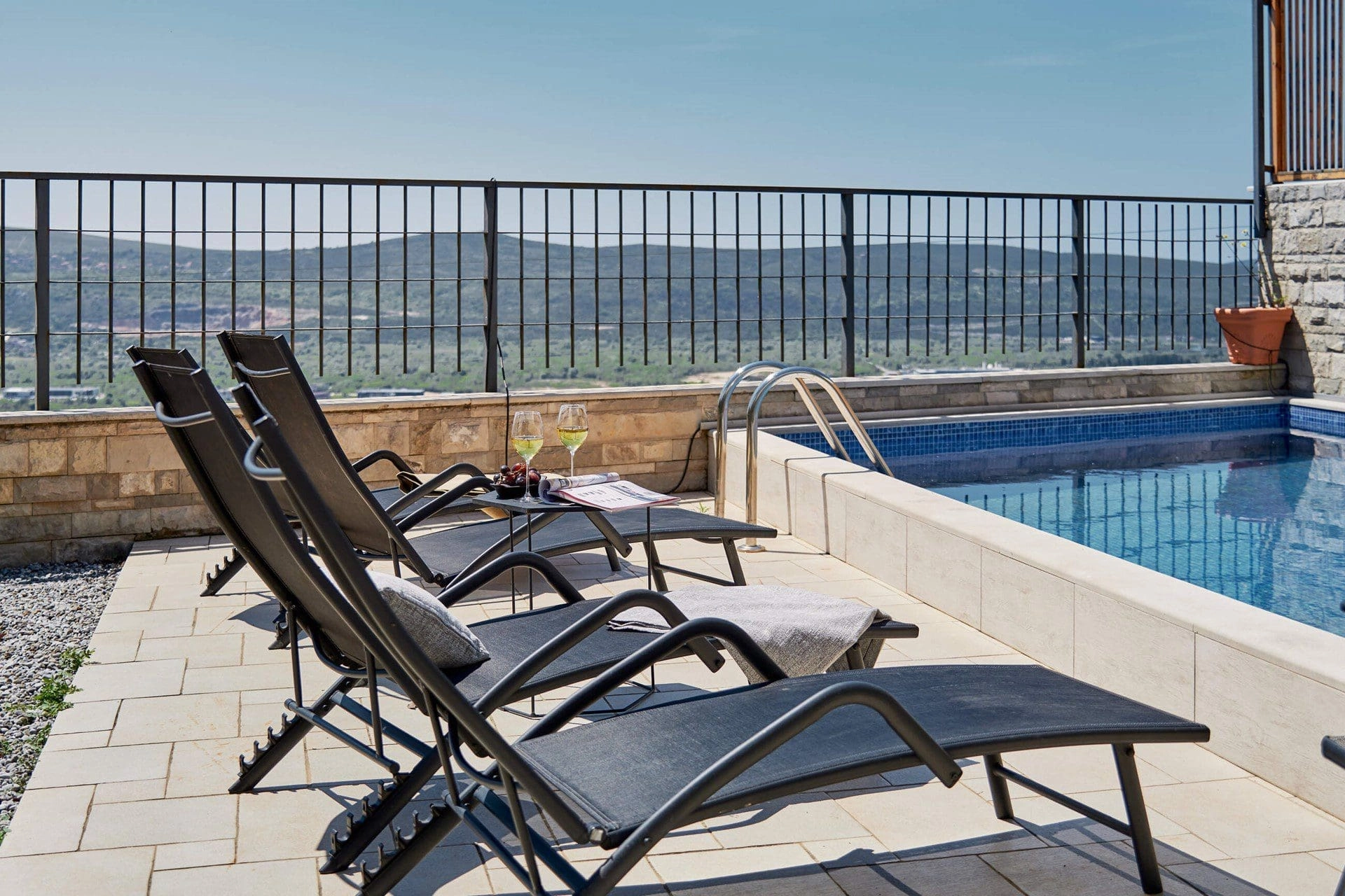 Vila-sa-bazenom-i-pogledom-na-zaliv-Tivat-4 Kuća 220 m² – Tivat — fotografija 5
