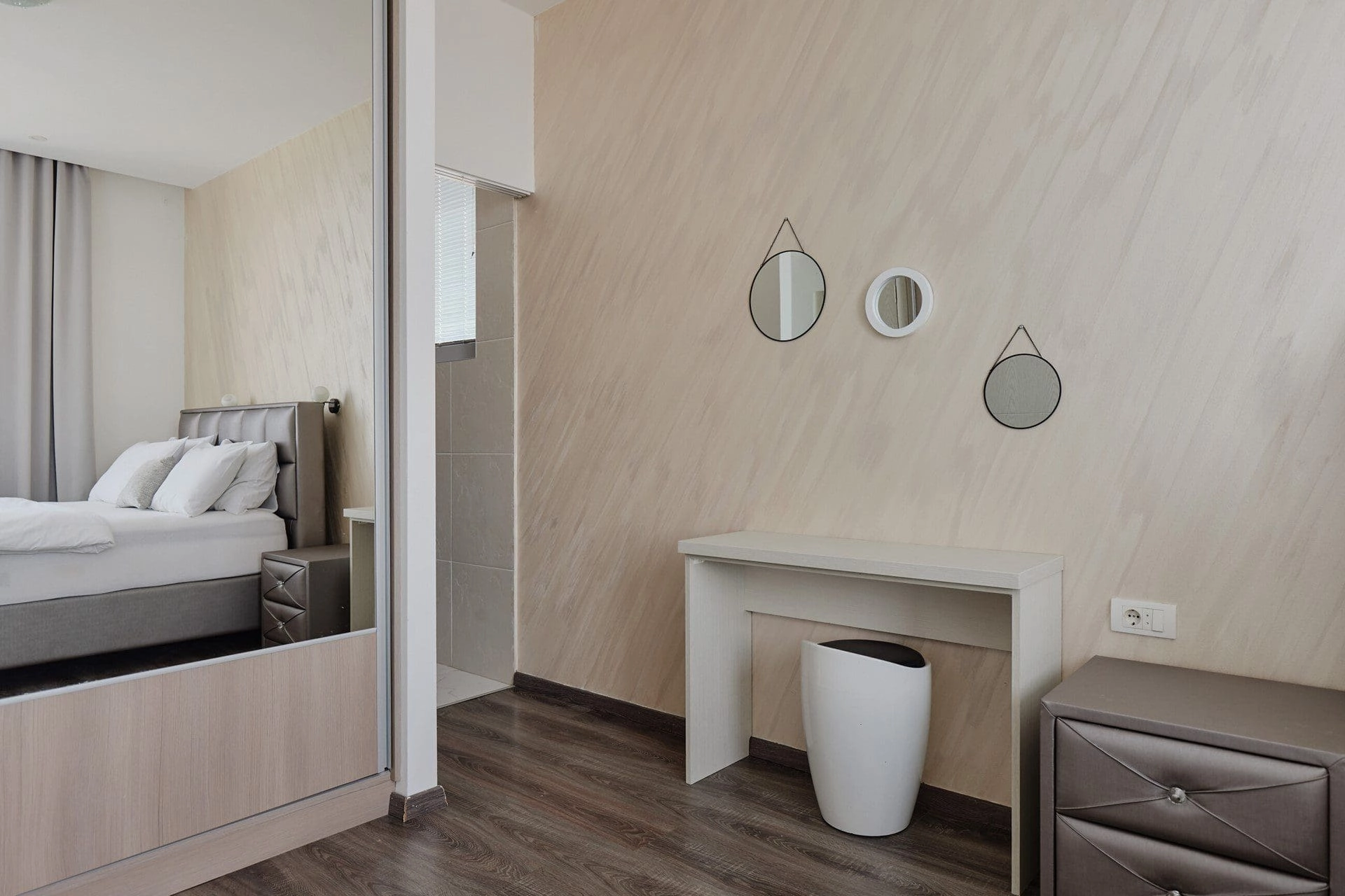 Vila-sa-bazenom-i-pogledom-na-zaliv-Tivat-11 Kuća 220 m² – Tivat — fotografija 12