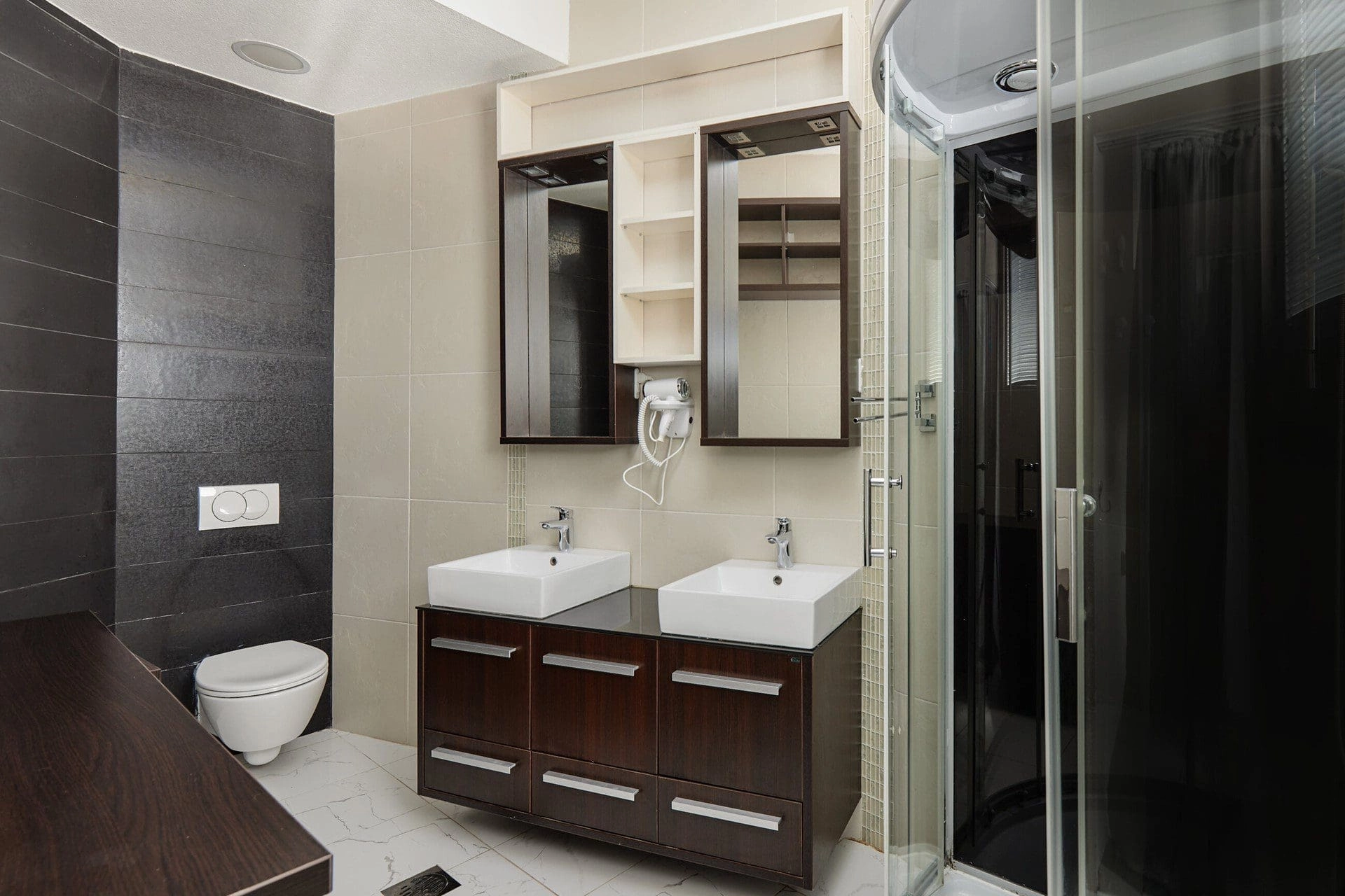 Vila-sa-bazenom-i-pogledom-na-zaliv-Tivat-15 Kuća 220 m² – Tivat — fotografija 16