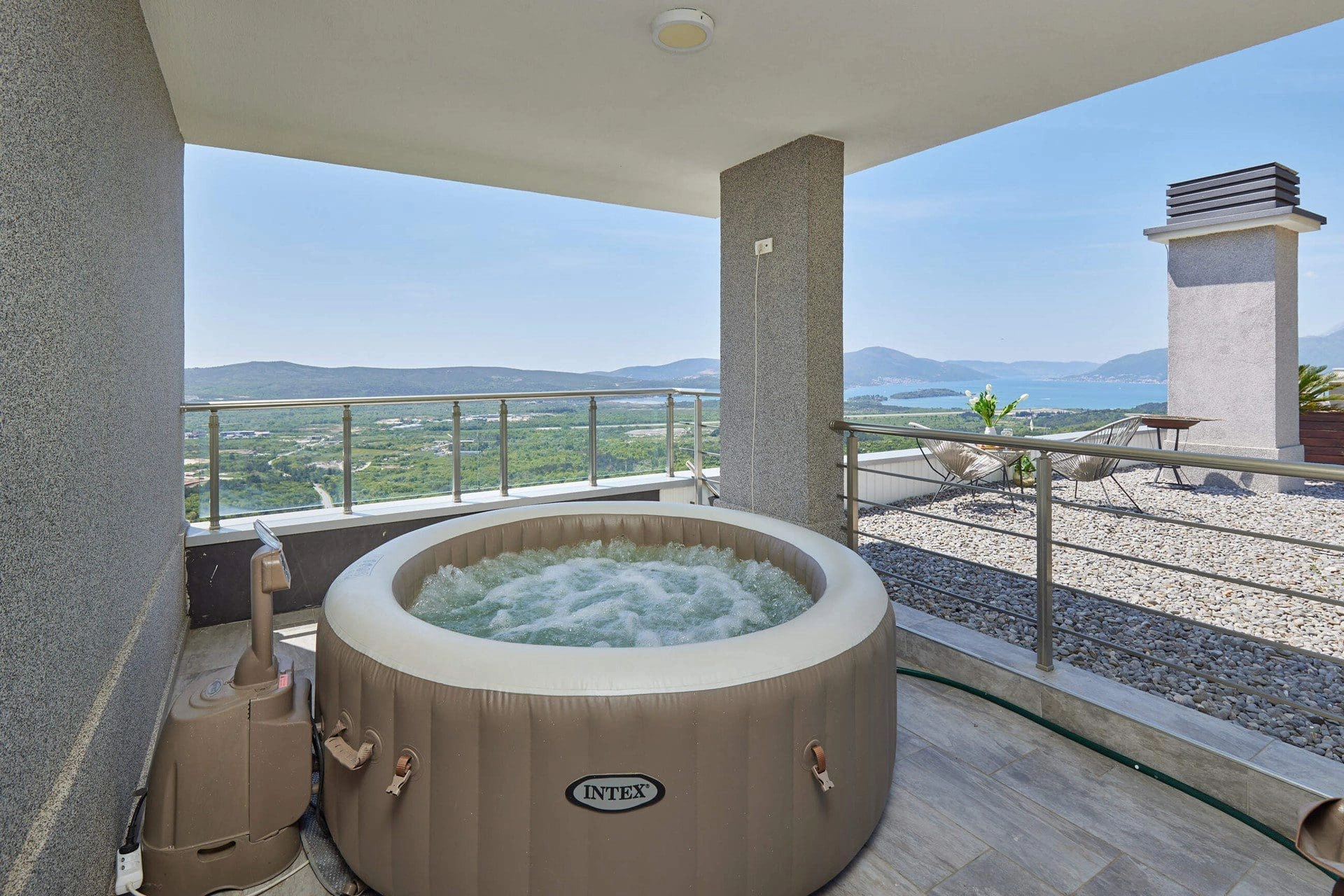 Vila-sa-bazenom-i-pogledom-na-zaliv-Tivat-17 Kuća 220 m² – Tivat — fotografija 18