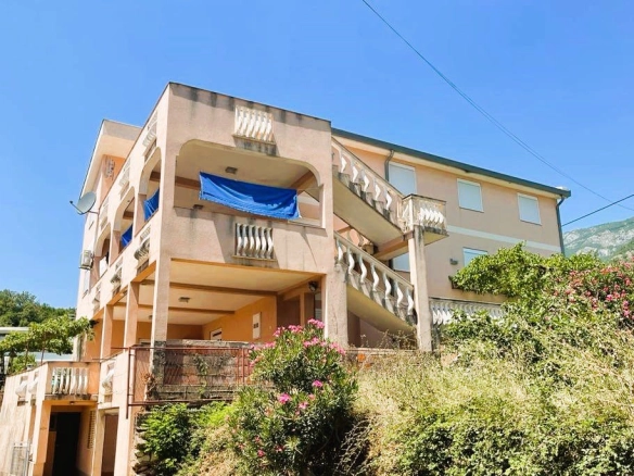Mini hotel sa 22 sobe u Sutomoru