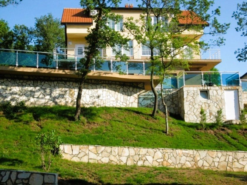 Kuca-u-nizu-u-zatvorenom-kompleksu-u-Zupcima-Bar-2 Kuća 132 m² – Zupci, Bar — fotografija 3