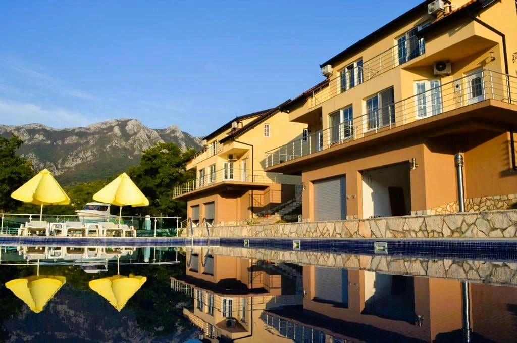 Kuca-u-nizu-u-zatvorenom-kompleksu-u-Zupcima-Bar-3 Kuća 132 m² – Zupci, Bar — fotografija 4