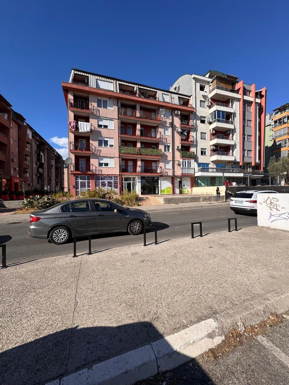 Trosoban-stan-sa-garaznim-mjestom-u-Podgorici Trosoban stan sa garažnim mjestom u Podgorici
