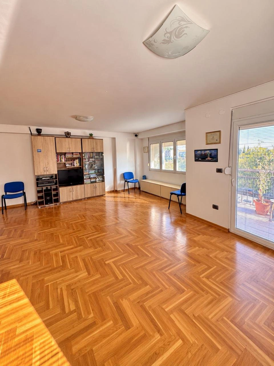 Trosoban-stan-sa-garaznim-mjestom-u-Podgorici-4 Trosoban stan 91 m² – Podgorica — fotografija 5