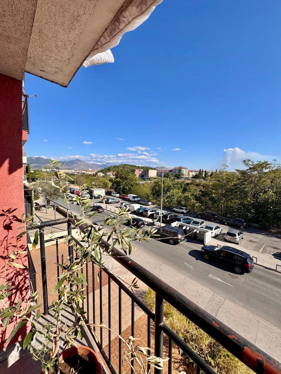 Trosoban-stan-sa-garaznim-mjestom-u-Podgorici-11 Trosoban stan 91 m² – Podgorica — fotografija 12