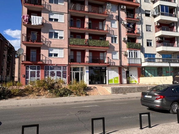 Trosoban stan 91 m² – Podgorica — fotografija 15