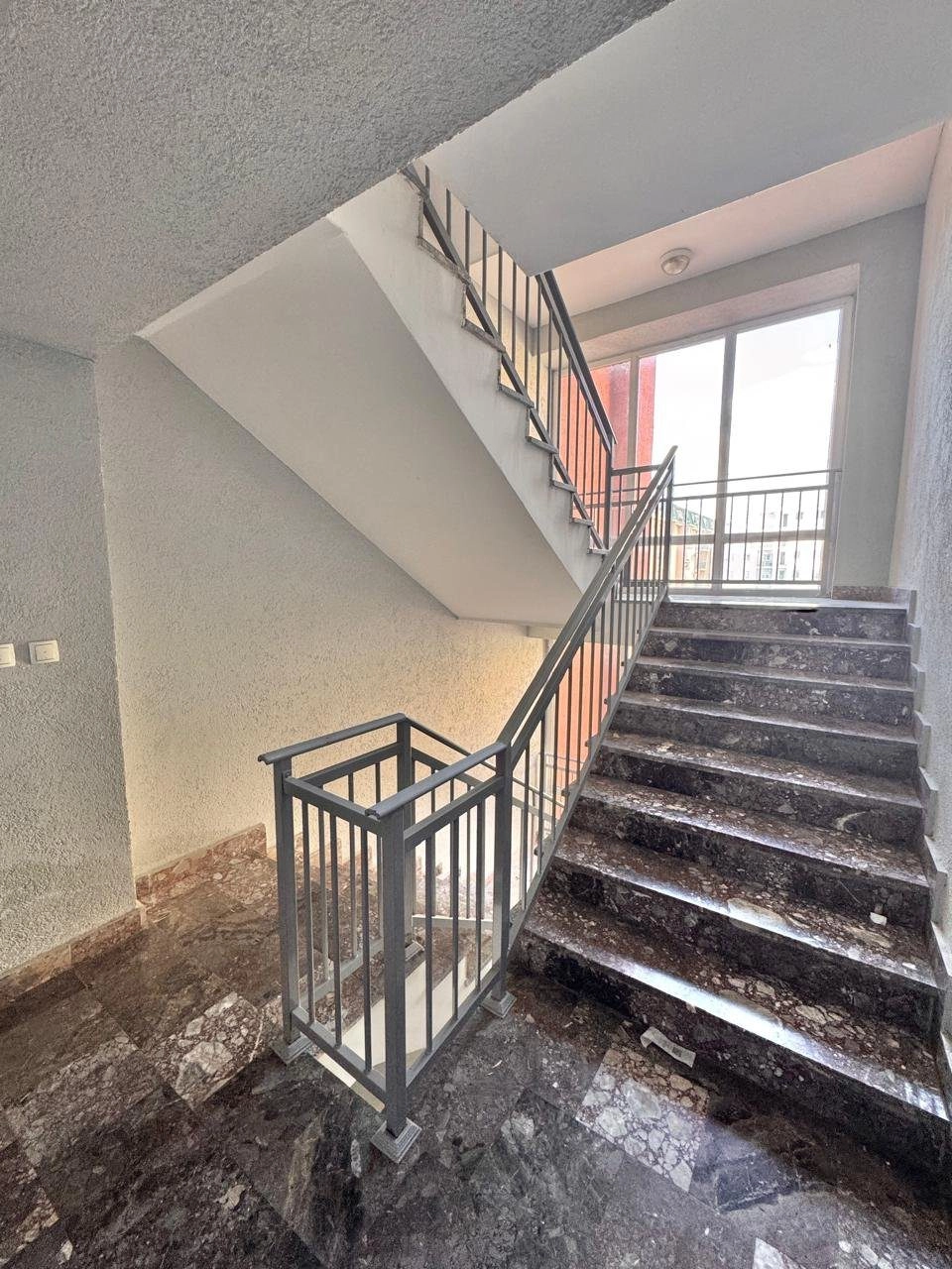 Trosoban-stan-sa-garaznim-mjestom-u-Podgorici-16 Trosoban stan 91 m² – Podgorica — fotografija 17