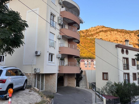 Dvosoban stan 66 m² – Lazi, Budva — fotografija 12