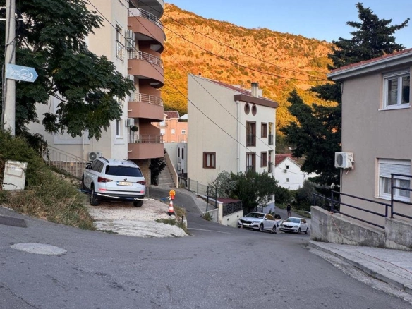 Dvosoban stan 66 m² – Lazi, Budva — fotografija 13