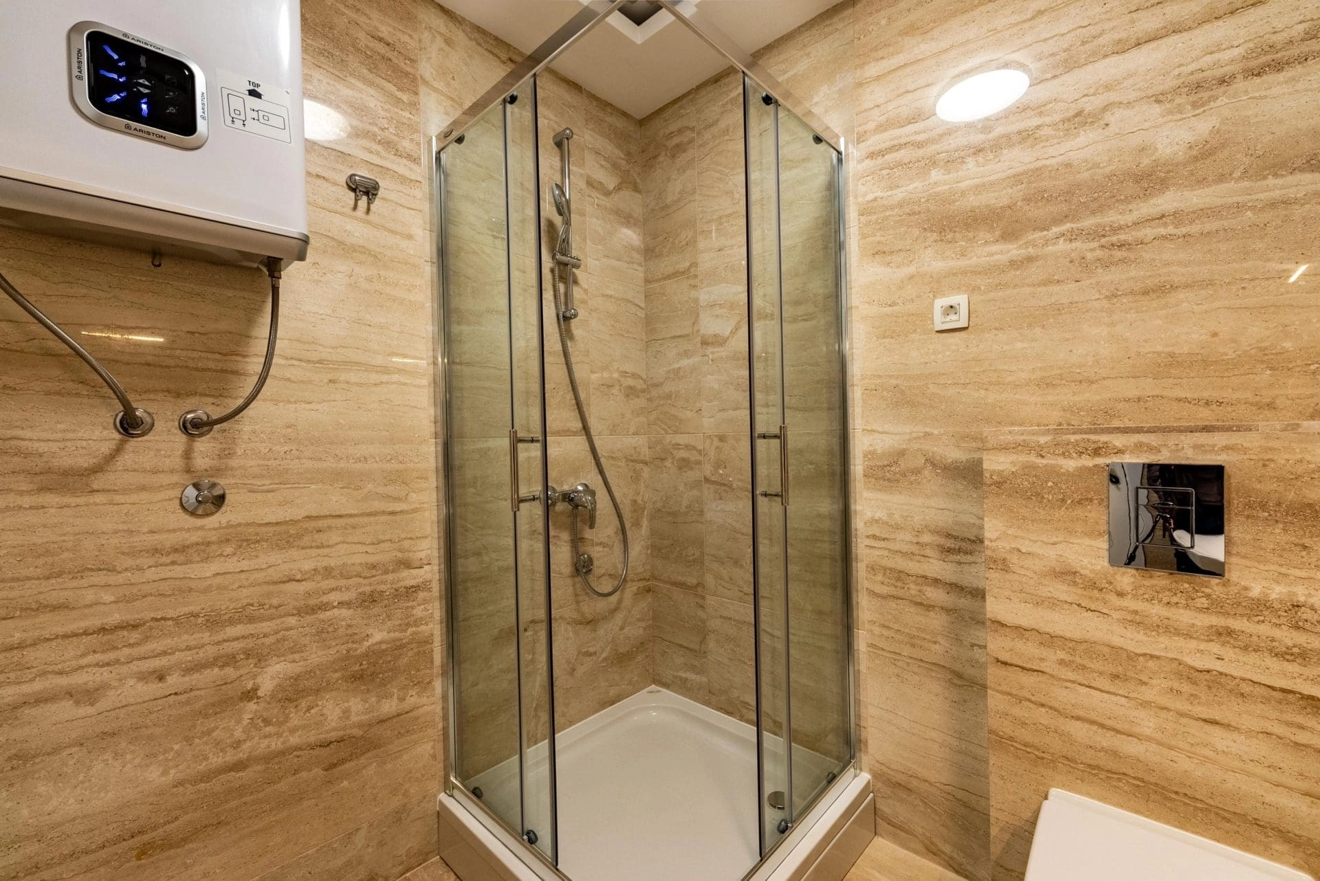 Trosoban stan 160 m² – Pržno, Budva — fotografija 11