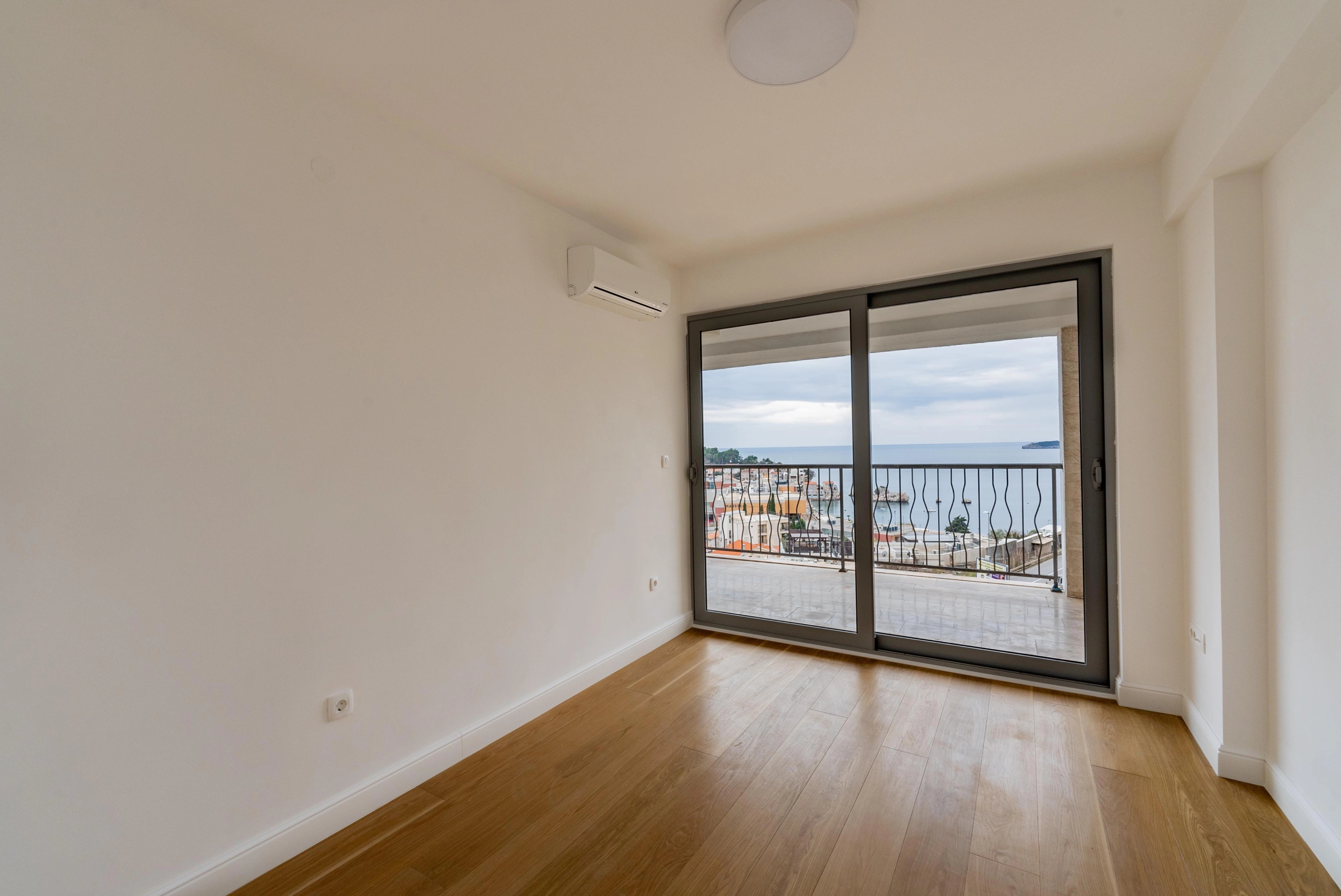 Trosoban stan 160 m² – Pržno, Budva — fotografija 14
