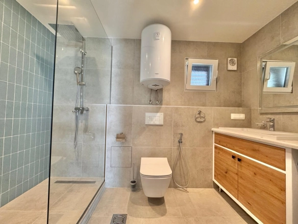 Dvosoban stan 130 m² – Babin Do, Budva — fotografija 14