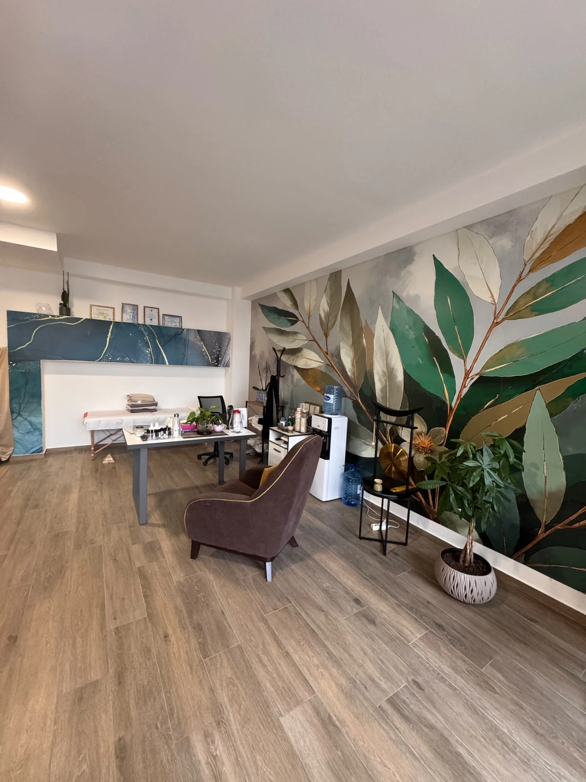 Poslovni-prostor-sa-staklenim-izlogom-u-zgradi-Vivaldi-Budva-10 Poslovni prostor 39 m² – Rozino, Budva — fotografija 11
