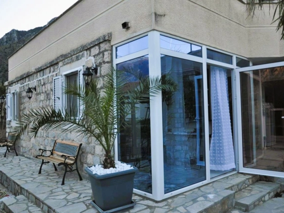 Trosoban stan 110 m² – Prčanj, Kotor — fotografija 15