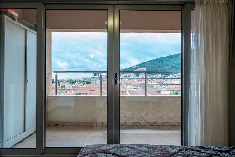 Dvosoban-dupleks-stan-sa-terasama-i-pogledom-na-more-Budva-10 Dvosoban stan 98 m² – Babilonija, Budva — fotografija 11