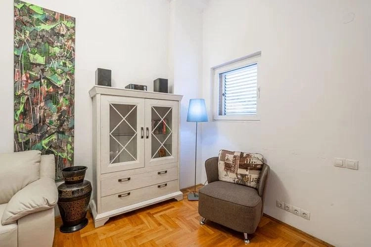 Dvosoban-dupleks-stan-sa-terasama-i-pogledom-na-more-Budva-19 Dvosoban stan 98 m² – Babilonija, Budva — fotografija 20
