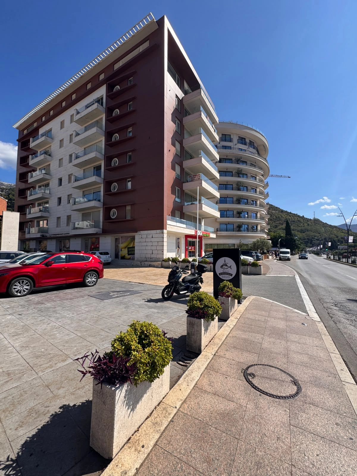Dvosoban-stan-sa-terasom-u-Budvi-11 Dvosoban stan 105 m² – Budva — fotografija 12