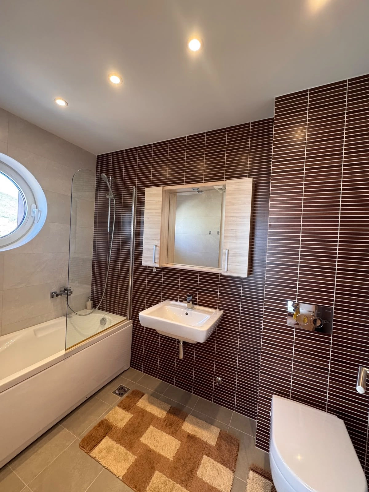 Dvosoban-stan-sa-terasom-u-Budvi-15 Dvosoban stan 105 m² – Budva — fotografija 16