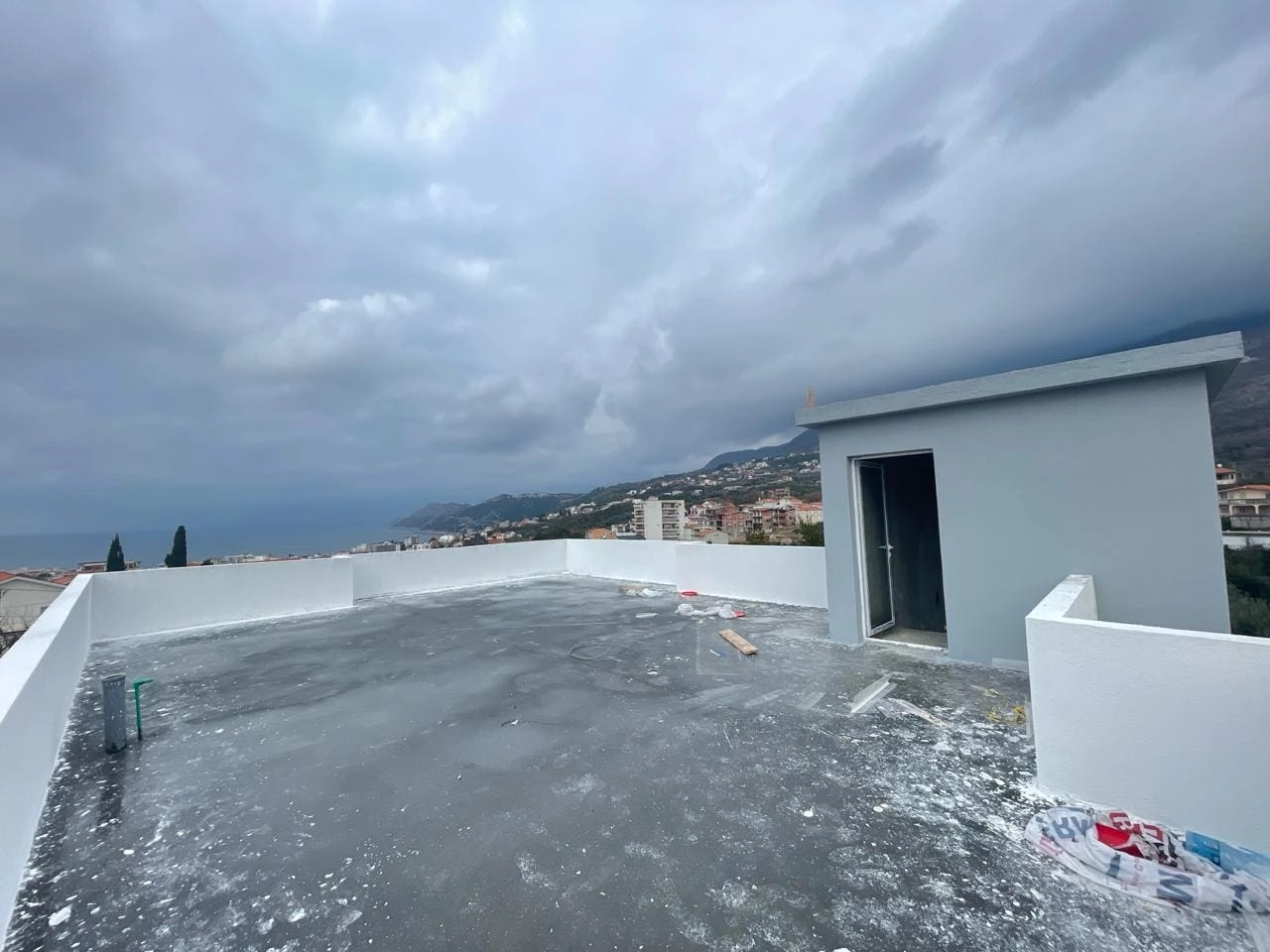 Kuca-sa-terasom-i-pogledom-na-more-Dobra-Voda-Bar-6 Kuća 180 m² – Dobra Voda, Bar — fotografija 7