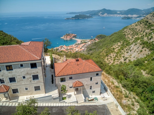Kuća sa bazenom i pogledom na more u Blizikućama