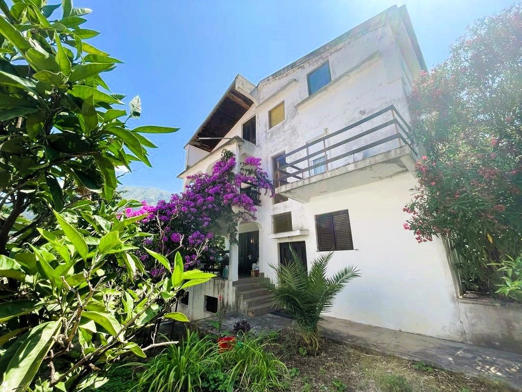 Kuca-sa-vrtom-u-Dobroj-Vodi-Bar Kuća sa vrtom u Dobroj Vodi