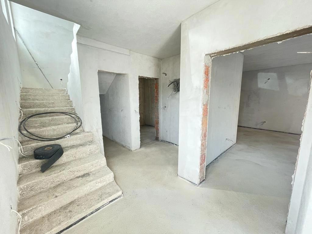 Nova-kuca-sa-terasom-i-placom-u-Baru-2 Kuća 140 m² – Bar — fotografija 3