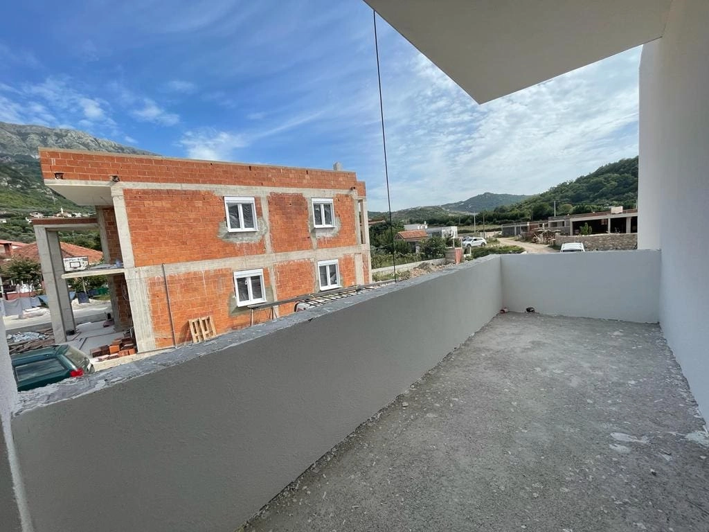 Nova-kuca-sa-terasom-i-placom-u-Baru-11 Kuća 140 m² – Bar — fotografija 12