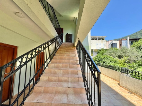 Dvosoban stan 65 m² – Podmaine, Budva — fotografija 16