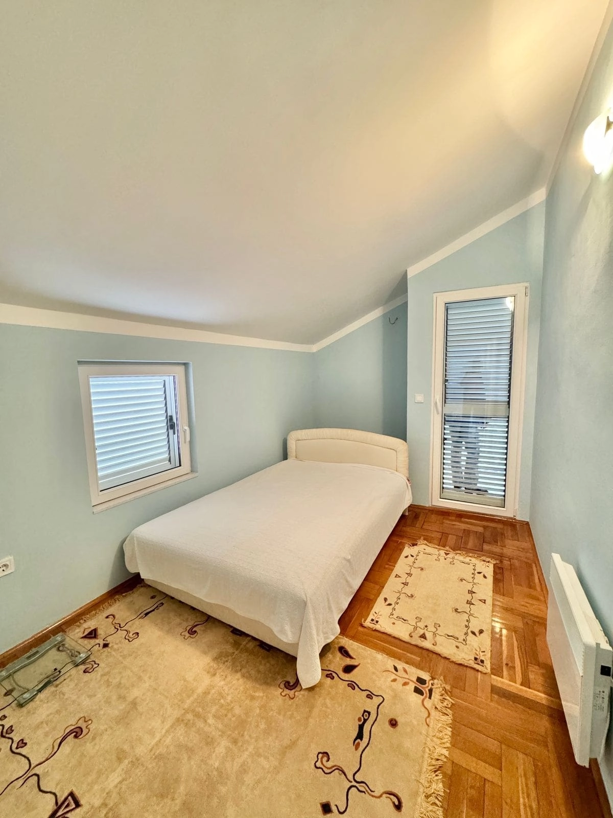 Dvosoban-stan-sa-terasom-u-Budvi-4 Dvosoban stan 54 m² – Budva — fotografija 5