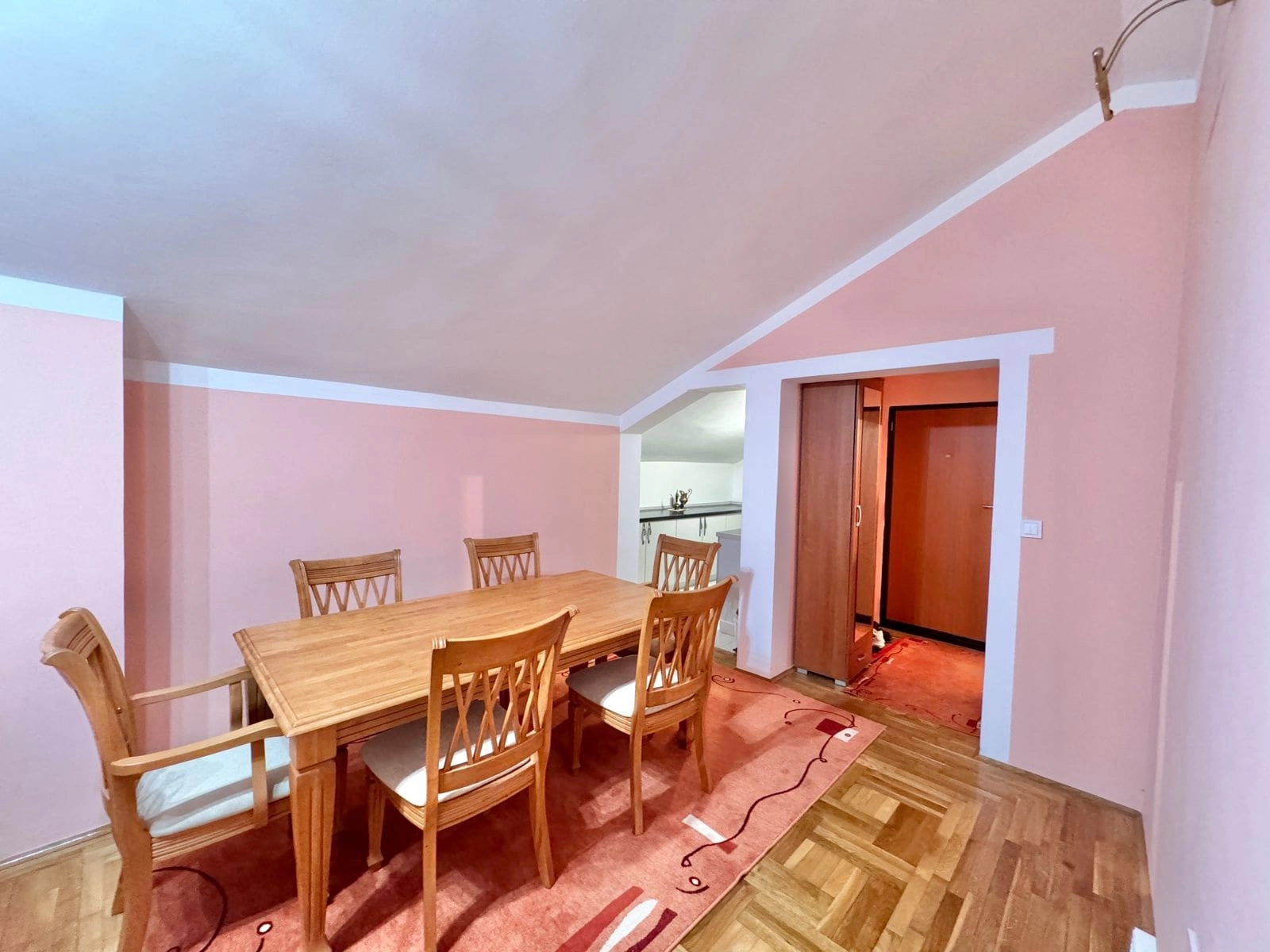 Dvosoban-stan-sa-terasom-u-Budvi-13 Dvosoban stan 54 m² – Budva — fotografija 14