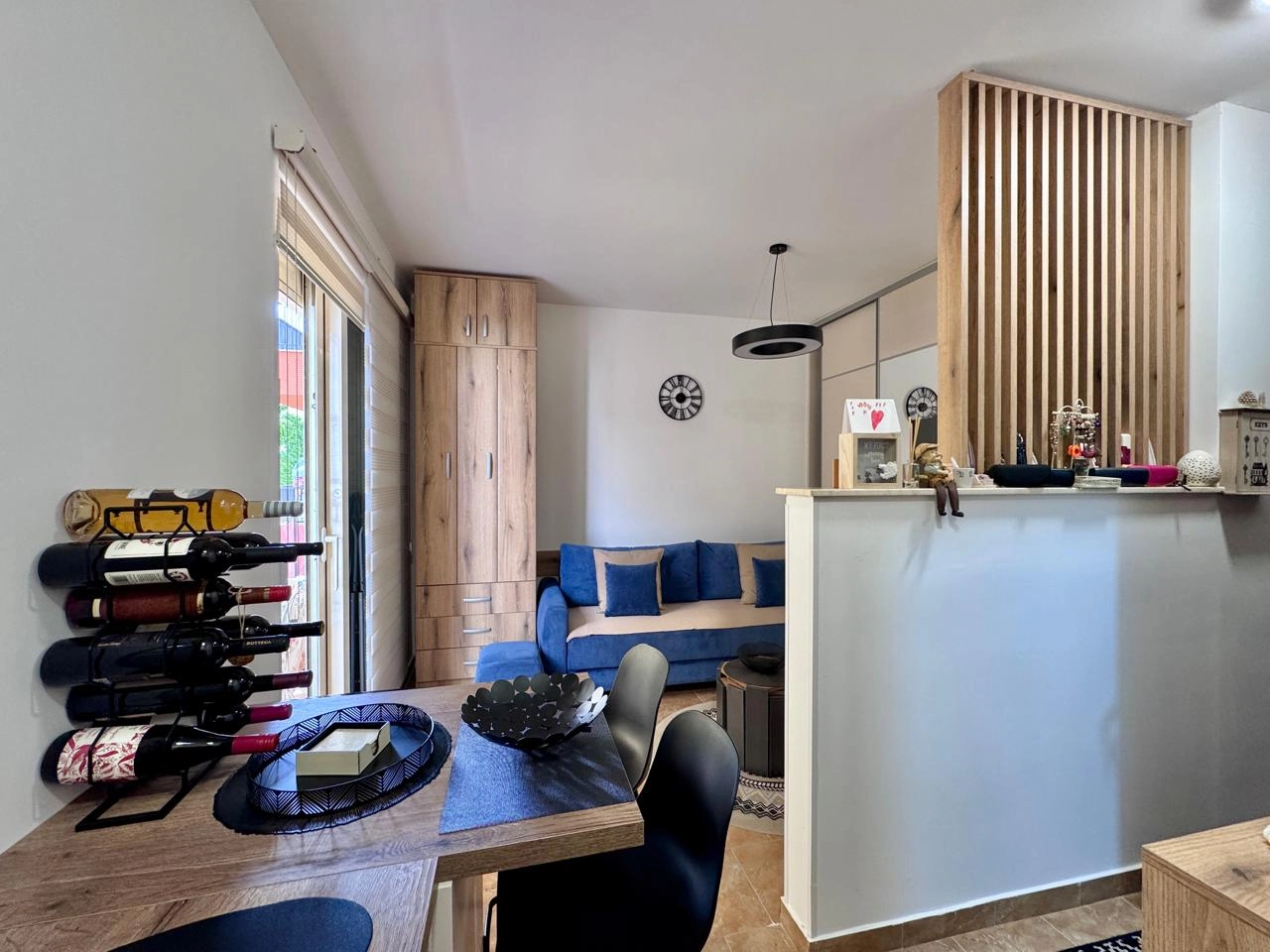 Garsonjera-sa-balkonom-u-centru-Budve-1 Stan 21 m² – Budva — fotografija 2