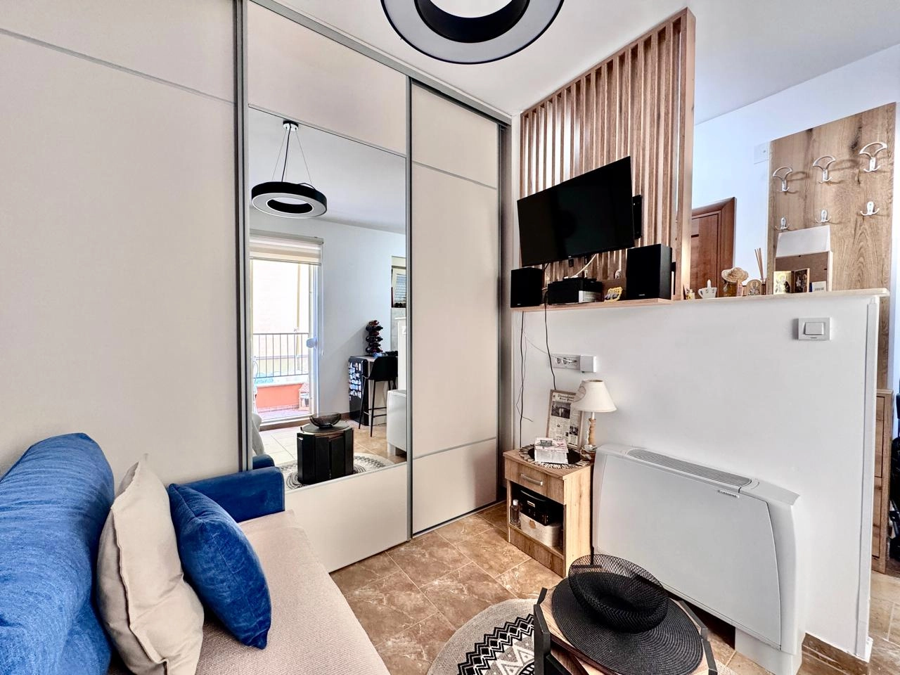 Garsonjera-sa-balkonom-u-centru-Budve-5 Stan 21 m² – Budva — fotografija 6