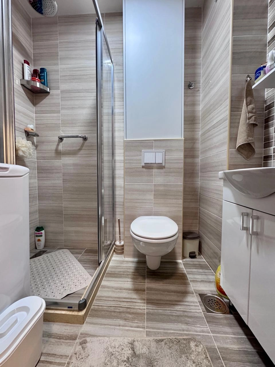 Garsonjera-sa-balkonom-u-centru-Budve-7 Stan 21 m² – Budva — fotografija 8