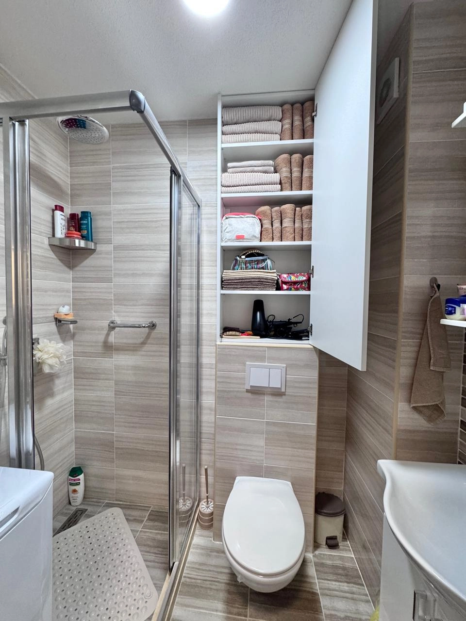 Garsonjera-sa-balkonom-u-centru-Budve-8 Stan 21 m² – Budva — fotografija 9