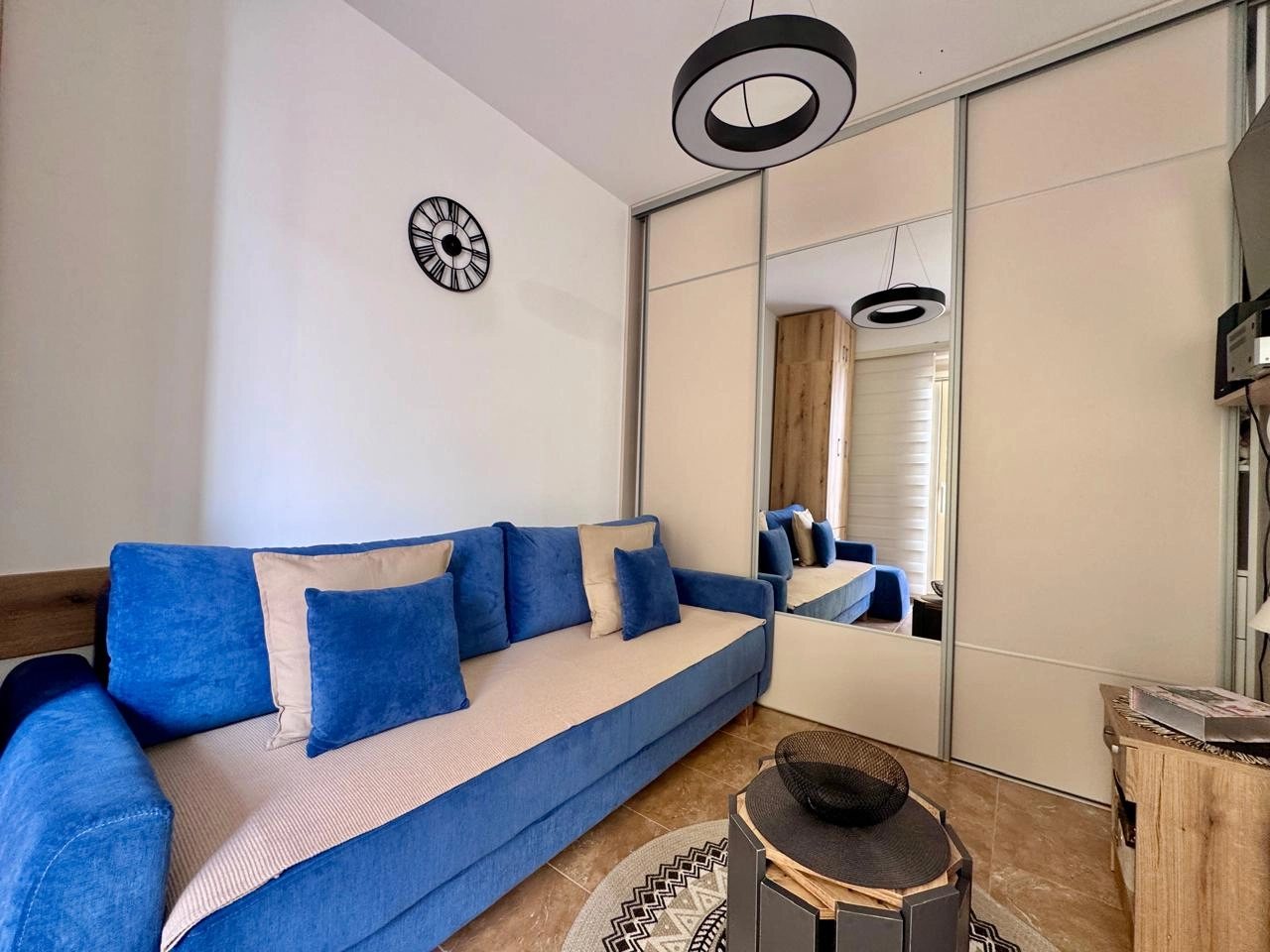 Garsonjera-sa-balkonom-u-centru-Budve-15 Stan 21 m² – Budva — fotografija 16