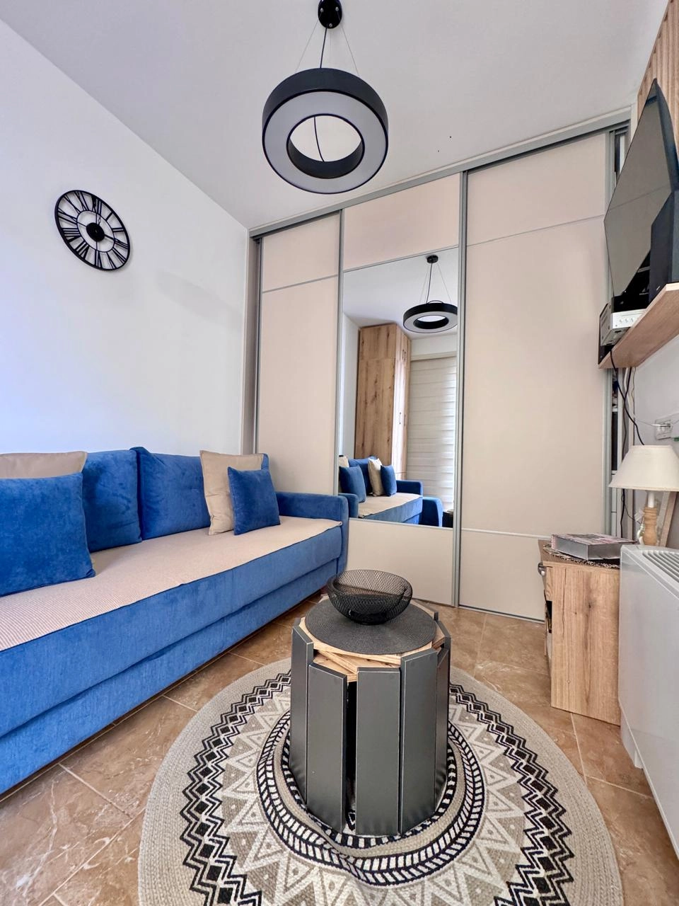 Garsonjera-sa-balkonom-u-centru-Budve-17 Stan 21 m² – Budva — fotografija 18
