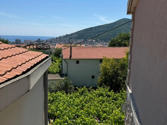 Kuća 300 m² – Lazi, Budva — fotografija 5