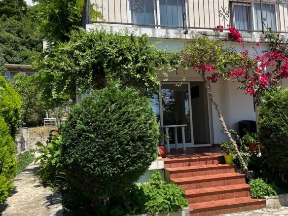 Kuća sa bazenom u Podostrogu