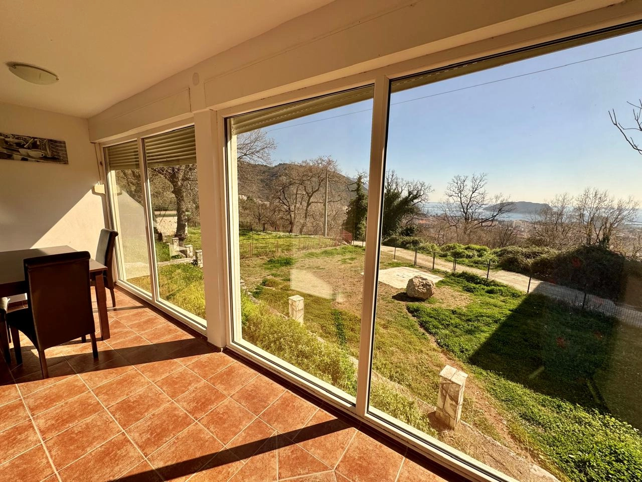 Kuca-sa-placem-i-pogledom-na-more-Podostrog-Budva-1 Kuća 139 m² – Budva — fotografija 2