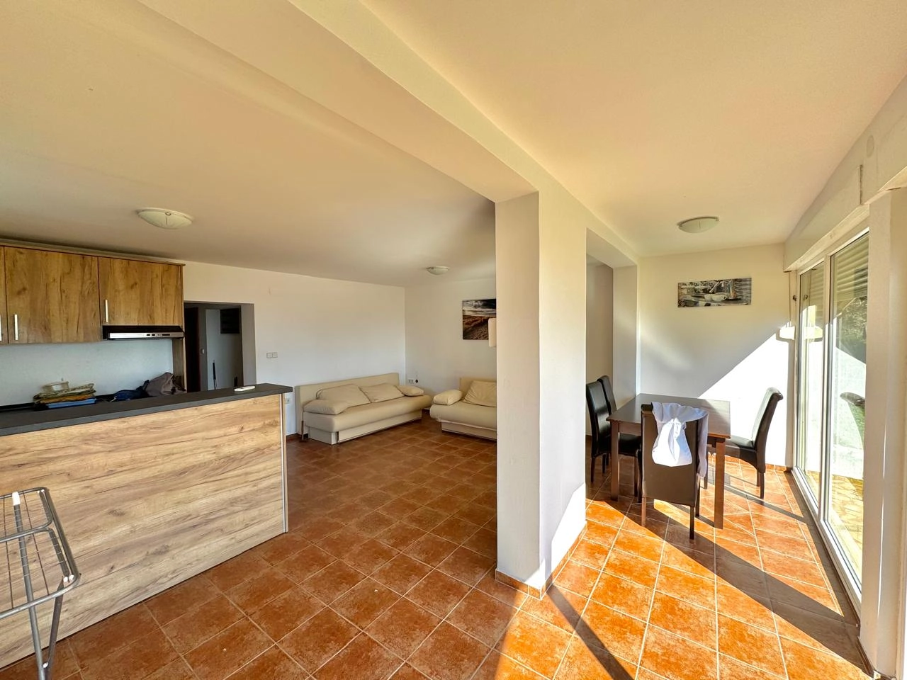 Kuca-sa-placem-i-pogledom-na-more-Podostrog-Budva-2 Kuća 139 m² – Budva — fotografija 3