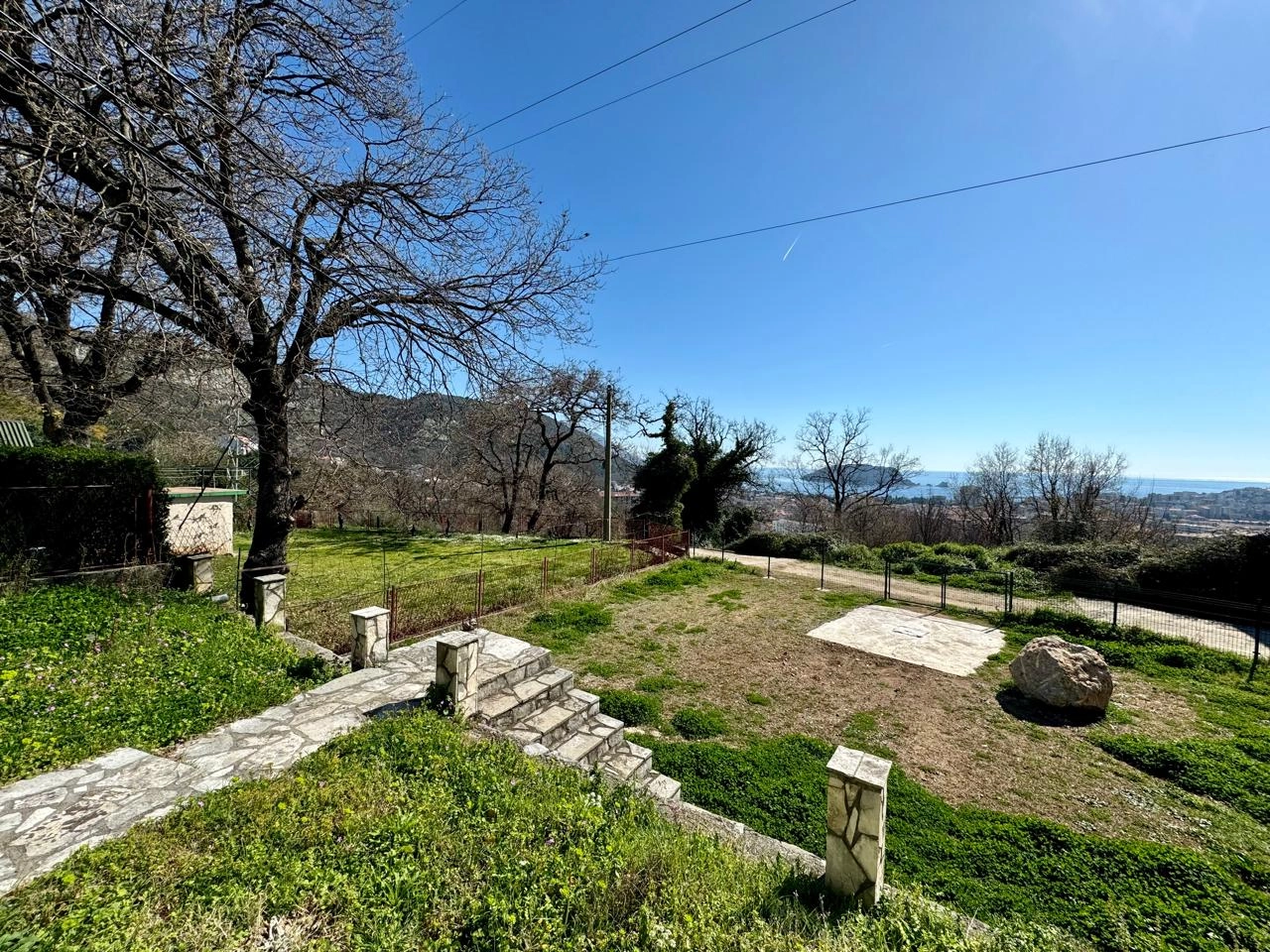 Kuca-sa-placem-i-pogledom-na-more-Podostrog-Budva-6 Kuća 139 m² – Budva — fotografija 7