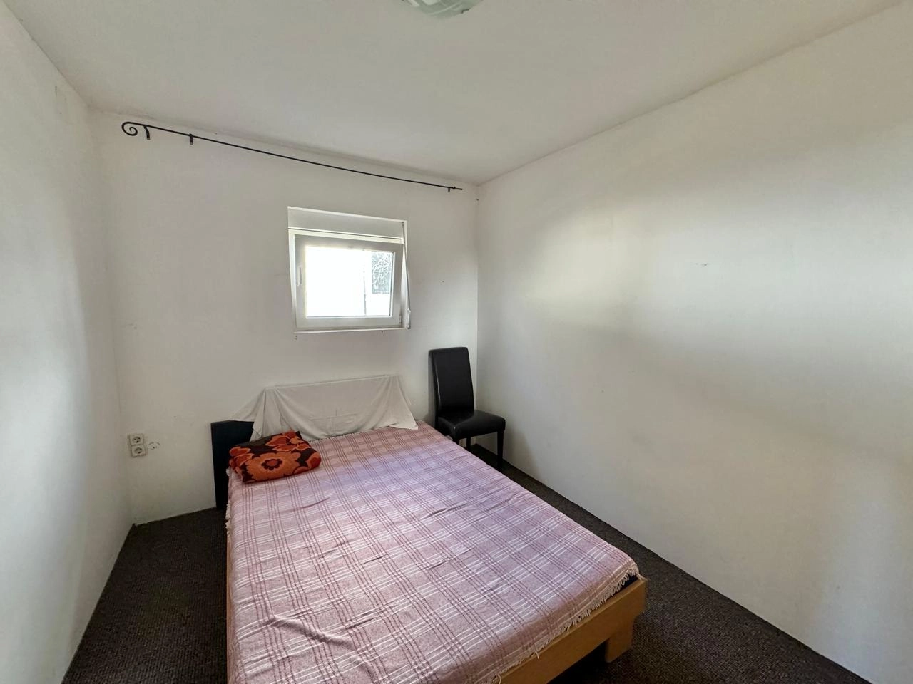 Kuca-sa-placem-i-pogledom-na-more-Podostrog-Budva-12 Kuća 139 m² – Budva — fotografija 13