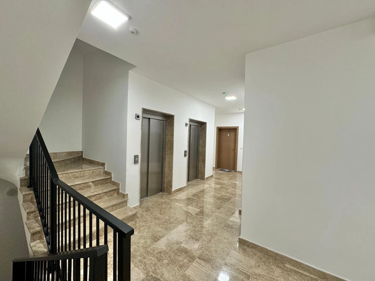 Dvosoban stan 85 m² – Bečići, Budva — fotografija 11