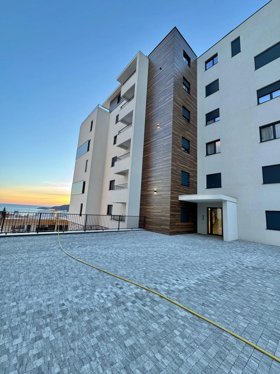 Dvosoban stan 85 m² – Bečići, Budva — fotografija 17