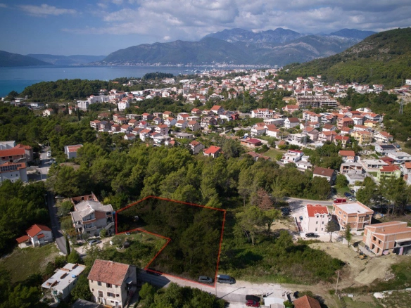 Plac sa građevinskom dozvolom u Tivtu