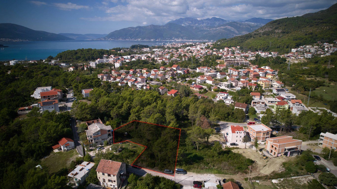 Plac-sa-gradjevinskom-dozvolom-u-Tivtu Plac sa građevinskom dozvolom u Tivtu